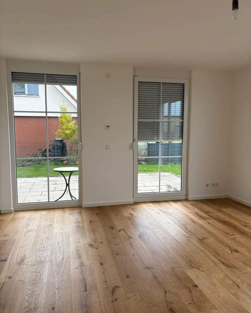 Wohnraum mit neuem Holzboden